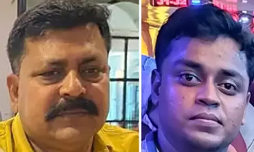 पश्चिम बंगाल के नदिया में कांग्रेस नेता और 24 वर्षीय बेटे की हत्या, गोलियों के बाद धारदार हथियार से हमला पश्चिम बंगाल के नदिया में कांग्रेस नेता और 24 वर्षीय बेटे की हत्या, गोलियों के बाद धारदार हथियार से हमला
