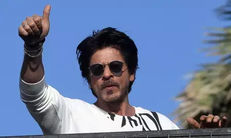 विमल के विज्ञापन मामले में शाहरुख खान, अजय देवगन और टाइगर श्रॉफ को भेजा नोटिस