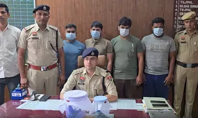 चरखी दादरी: कांवड़ यात्रा के दौरान शिवलिंग पर जल चढ़ाने को लेकर हुए विवाद में युवक को मारी गोली, पुलिस ने 4 आरोपियों को दबोचा चरखी दादरी: कांवड़ यात्रा के दौरान शिवलिंग पर जल चढ़ाने को लेकर हुए विवाद में युवक को मारी गोली, पुलिस ने 4 आरोपियों को दबोचा