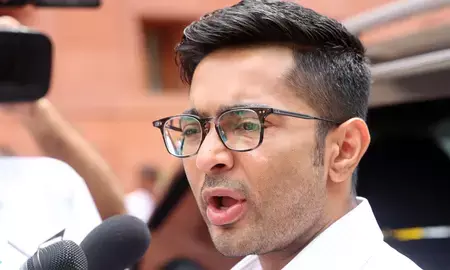 अभिषेक बनर्जी ने आशीष बनर्जी की आत्महत्या के लिए भाजपा को ठहराया जिम्मेदार अभिषेक बनर्जी ने आशीष बनर्जी की आत्महत्या के लिए भाजपा को ठहराया जिम्मेदार