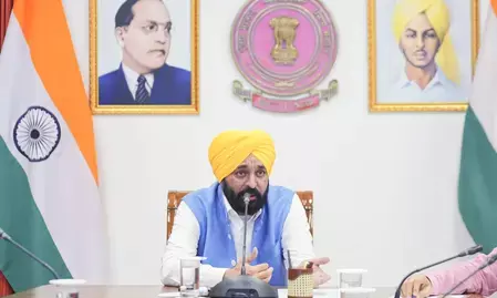 पंजाब पुलिस में बड़ा फेरबदल, 12 आईपीएस और 112 पीपीएस अधिकारियों के तबादले पंजाब पुलिस में बड़ा फेरबदल, 12 आईपीएस और 112 पीपीएस अधिकारियों के तबादले