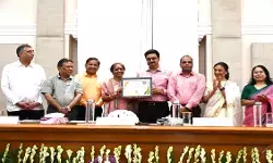 स्वतंत्रता दिवस पर DU में भव्य आयोजन, स्वच्छता और हरियाली के लिए जानकी देवी मेमोरियल कॉलेज सम्मानित स्वतंत्रता दिवस पर DU में भव्य आयोजन, स्वच्छता और हरियाली के लिए जानकी देवी मेमोरियल कॉलेज सम्मानित