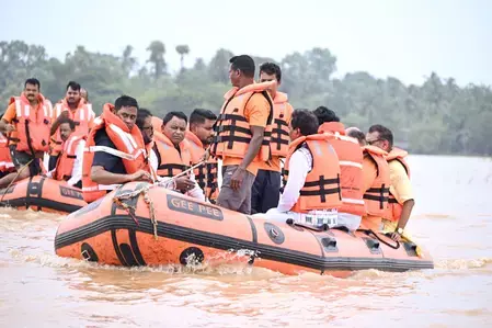 ओडिशा के मुख्यमंत्री मोहन चरण माझी ने बाढ़ राहत कार्यों की समीक्षा की ओडिशा के मुख्यमंत्री मोहन चरण माझी ने बाढ़ राहत कार्यों की समीक्षा की