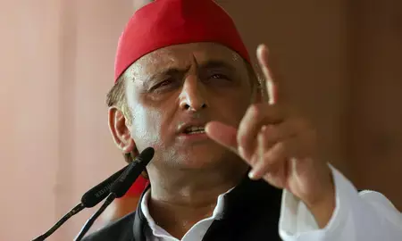 प्रयागराज में जलभराव पर अखिलेश का तंज, बोले भाजपा राज में सड़कें नदी बन गईं, विकास के दावों पर उठाए सवाल प्रयागराज में जलभराव पर अखिलेश का तंज, बोले भाजपा राज में सड़कें नदी बन गईं, विकास के दावों पर उठाए सवाल