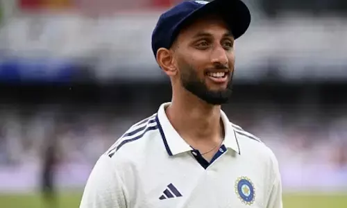 रिवर्स स्विंग के लिए श्रीलंका में गेंद को सूखा रखना जरूरी रिवर्स स्विंग के लिए श्रीलंका में गेंद को सूखा रखना जरूरी