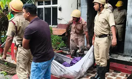 तारापीठ होटल अग्निकांड: मृतकों की संख्या बढ़कर 8 हुई, मरने वालों में पांच एक परिवार के सदस्य