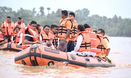 ओडिशा के मुख्यमंत्री मोहन चरण माझी ने बाढ़ राहत कार्यों की समीक्षा की ओडिशा के मुख्यमंत्री मोहन चरण माझी ने बाढ़ राहत कार्यों की समीक्षा की