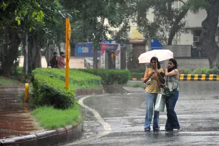 दिल्ली एनसीआर में गर्मी और उमस से राहत, हवा की गुणवत्ता भी सुधरी दिल्ली एनसीआर में गर्मी और उमस से राहत, हवा की गुणवत्ता भी सुधरी