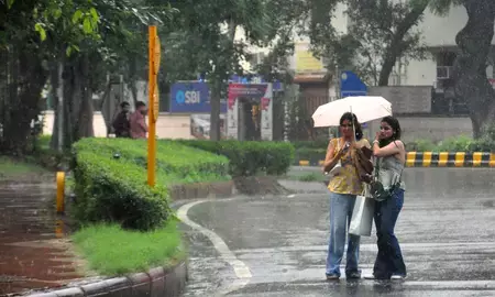 दिल्ली एनसीआर में गर्मी और उमस से राहत, हवा की गुणवत्ता भी सुधरी दिल्ली एनसीआर में गर्मी और उमस से राहत, हवा की गुणवत्ता भी सुधरी