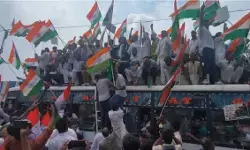 तेजस्वी का राजभवन मार्च बना रणक्षेत्र, बैरिकेडिंग तोड़ी गई; वाटर कैनन के बाद नेता प्रतिपक्ष हिरासत में तेजस्वी का राजभवन मार्च बना रणक्षेत्र, बैरिकेडिंग तोड़ी गई; वाटर कैनन के बाद नेता प्रतिपक्ष हिरासत में