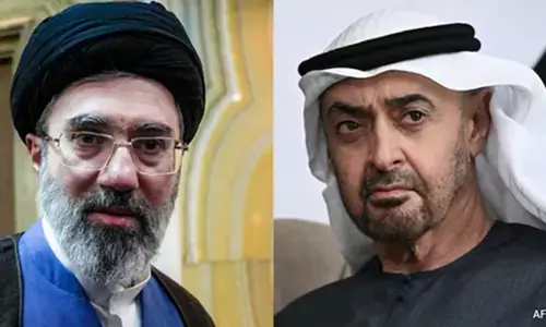 Iran UAE Relations: ईरान से व्यापारिक रिश्ते पर UAE का ब्रेक, मिसाइल हमले के बाद सभी लेनदेन रोके Iran UAE Relations: ईरान से व्यापारिक रिश्ते पर UAE का ब्रेक, मिसाइल हमले के बाद सभी लेनदेन रोके