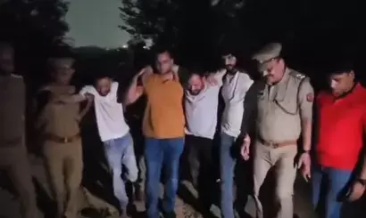 गाजियाबाद में पुलिस और बदमाशों के बीच मुठभेड़, दो आरोपियों के पैर में लगी गोली गाजियाबाद में पुलिस और बदमाशों के बीच मुठभेड़, दो आरोपियों के पैर में लगी गोली