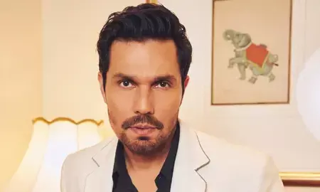 तीन साल घर बैठे रहे रणदीप हुड्डा, फिर भी हर महीने मिलते थे 35 हजार रुपए, खुद सुनाया था किस्सा तीन साल घर बैठे रहे रणदीप हुड्डा, फिर भी हर महीने मिलते थे 35 हजार रुपए, खुद सुनाया था किस्सा