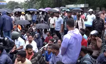 झारखंड: सीजीएल परीक्षा रद्द होने पर कर्मचारियों ने किया प्रदर्शन, बोले-सरकार का फैसला गलत