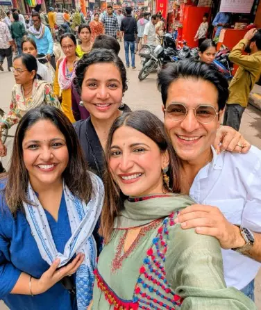 अहाना कुमरा ने परिवार संग किए काशी विश्वनाथ के दर्शन अहाना कुमरा ने परिवार संग किए काशी विश्वनाथ के दर्शन