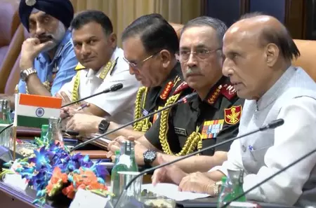 भारत-जापान रक्षा संबंधों को मिली नई गति; दोनों देशों के रक्षा मंत्रियों के बीच नई दिल्ली में हुई अहम द्विपक्षीय वार्ता भारत-जापान रक्षा संबंधों को मिली नई गति; दोनों देशों के रक्षा मंत्रियों के बीच नई दिल्ली में हुई अहम द्विपक्षीय वार्ता