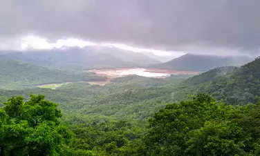 तमिलनाडु के पश्चिमी घाट जिलों में बारिश की संभावना, चेन्नई में गरज और बिजली गिरने की आशंका तमिलनाडु के पश्चिमी घाट जिलों में बारिश की संभावना, चेन्नई में गरज और बिजली गिरने की आशंका