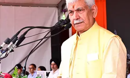 पीएम मोदी के नेतृत्व में जम्मू-कश्मीर के सीमावर्ती गांव अब हाशिए पर नहीं, बल्कि विकास के केंद्र में हैं: मनोज सिन्हा पीएम मोदी के नेतृत्व में जम्मू-कश्मीर के सीमावर्ती गांव अब हाशिए पर नहीं, बल्कि विकास के केंद्र में हैं: मनोज सिन्हा