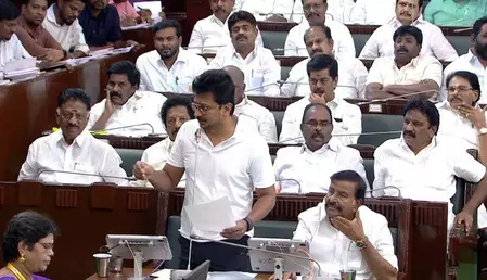 तमिलनाडु: विधायकों को मिलेगी नई कार और ₹75 हजार वाहन भत्ता.. फैसले पर उदनयनिधि ने उठाए सवाल तमिलनाडु: विधायकों को मिलेगी नई कार और ₹75 हजार वाहन भत्ता.. फैसले पर उदनयनिधि ने उठाए सवाल