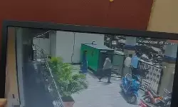 दिव्या हत्याकांड : सीसीटीवी फुटेज आया सामने, फुटेज में गोली मारता और मारपीट करता दिख रहा पति दिव्या हत्याकांड : सीसीटीवी फुटेज आया सामने, फुटेज में गोली मारता और मारपीट करता दिख रहा पति