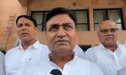 जयपुर में सीजेपी के स्कूल दौरे को लेकर विवाद: कांग्रेस ने सरकार को घेरा, भाजपा ने किया बचाव जयपुर में सीजेपी के स्कूल दौरे को लेकर विवाद: कांग्रेस ने सरकार को घेरा, भाजपा ने किया बचाव