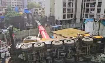महाराष्ट्र: दलदल की वजह से गिरी हाइड्रोलिक क्रेन; हादसे में 10 लोग घायल, एमएमआरडीए बोला-बरती जा रही सावधानी महाराष्ट्र: दलदल की वजह से गिरी हाइड्रोलिक क्रेन; हादसे में 10 लोग घायल, एमएमआरडीए बोला-बरती जा रही सावधानी