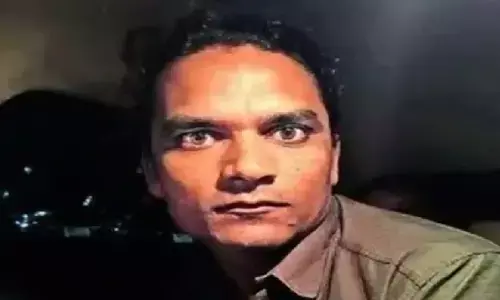 मुंबई में किन्नर के भेष में युवक ने घर में घुसकर एयरहोस्टेस से किया दुष्कर्म, पुलिस ने किया गिरफ्तार मुंबई में किन्नर के भेष में युवक ने घर में घुसकर एयरहोस्टेस से किया दुष्कर्म, पुलिस ने किया गिरफ्तार