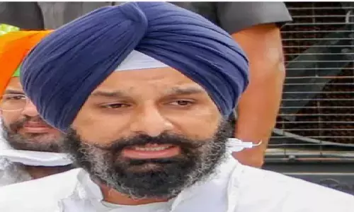 पंजाब में फिर साथ आएंगे अकाली दल-भाजपा, मजीठिया के बयान से गठबंधन की अटकलें तेज पंजाब में फिर साथ आएंगे अकाली दल-भाजपा, मजीठिया के बयान से गठबंधन की अटकलें तेज