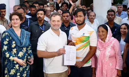 दिल्ली: साहिल लोचब की एफआईआर दर्ज, कांग्रेस ने केंद्र सरकार और दिल्ली पुलिस पर साधा निशाना दिल्ली: साहिल लोचब की एफआईआर दर्ज, कांग्रेस ने केंद्र सरकार और दिल्ली पुलिस पर साधा निशाना