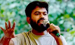 महाराष्ट्र: लातूर के सरकारी स्कूल में घुसकर हंगामा करने का आरोप, अभिजीत दिपके समेत 5 लोगों पर एफआईआर महाराष्ट्र: लातूर के सरकारी स्कूल में घुसकर हंगामा करने का आरोप, अभिजीत दिपके समेत 5 लोगों पर एफआईआर