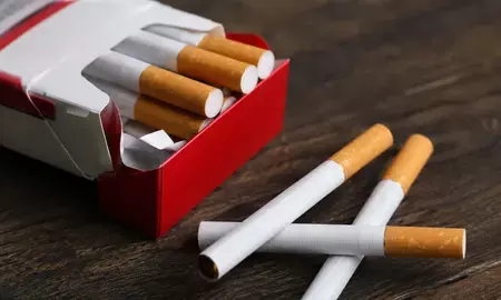 4 लाख डॉलर से ज्यादा की नकली सिगरेट जब्त 4 लाख डॉलर से ज्यादा की नकली सिगरेट जब्त