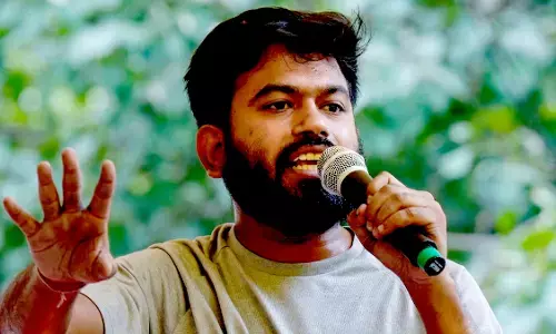 महाराष्ट्र: लातूर के सरकारी स्कूल में घुसकर हंगामा करने का आरोप, अभिजीत दिपके समेत 5 लोगों पर एफआईआर महाराष्ट्र: लातूर के सरकारी स्कूल में घुसकर हंगामा करने का आरोप, अभिजीत दिपके समेत 5 लोगों पर एफआईआर