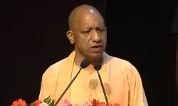 रक्षाबंधन पर महिलाओं को सीएम योगी का तोहफा, 27-28 अगस्त को बस में फ्री सफर कर सकेंगी महिलाएं रक्षाबंधन पर महिलाओं को सीएम योगी का तोहफा, 27-28 अगस्त को बस में फ्री सफर कर सकेंगी महिलाएं