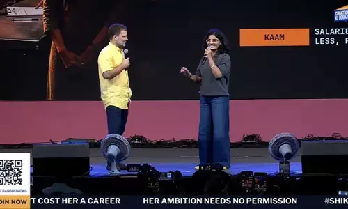 राहुल गांधी बोले- सालों से गालियां सुन रहा हूं, लेकिन ‘सुधरने’ वाला नहीं; नेहा राठौर संग महिला सम्मान पर चर्चा