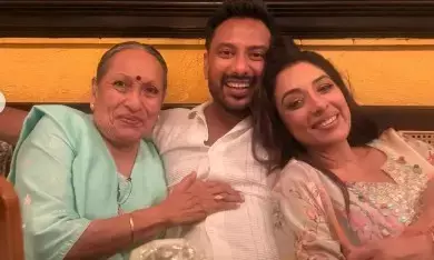 रुपाली गांगुली ने अपने भाई के जन्मदिन पर लुटाया प्यार, कहा- मम्मी-पापा का होनहार बच्चा रुपाली गांगुली ने अपने भाई के जन्मदिन पर लुटाया प्यार, कहा- मम्मी-पापा का होनहार बच्चा
