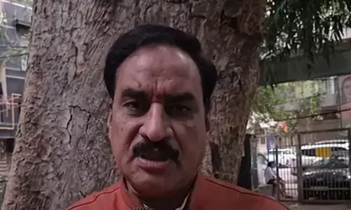 बांग्लादेश में रिटायर्ड हिंदू टीचर और परिवार के सदस्यों की हत्या पर वीएचपी में आक्रोश, सरकार से कार्रवाई की मांग बांग्लादेश में रिटायर्ड हिंदू टीचर और परिवार के सदस्यों की हत्या पर वीएचपी में आक्रोश, सरकार से कार्रवाई की मांग