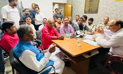 बाबूलाल मरांडी ने आंदोलनकारी छात्रों पर एकतरफा कार्रवाई का लगाया आरोप, सदर सीओ कार्यालय पहुंचकर जताया विरोध बाबूलाल मरांडी ने आंदोलनकारी छात्रों पर एकतरफा कार्रवाई का लगाया आरोप, सदर सीओ कार्यालय पहुंचकर जताया विरोध