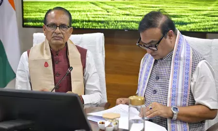 दिल्ली में केंद्रीय मंत्री शिवराज से मिले असम के सीएम सरमा, कृषि एवं ग्रामीण विकास को लेकर हुई चर्चा दिल्ली में केंद्रीय मंत्री शिवराज से मिले असम के सीएम सरमा, कृषि एवं ग्रामीण विकास को लेकर हुई चर्चा
