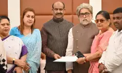 टीएमसी के 20 बागी सांसदों को ओम बिरला का नोटिस, 7 दिन में देना होगा जवाब; सदस्यता पर फैसला जल्द टीएमसी के 20 बागी सांसदों को ओम बिरला का नोटिस, 7 दिन में देना होगा जवाब; सदस्यता पर फैसला जल्द