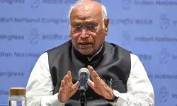 नेपाल बाढ़ त्रासदी पर मल्लिकार्जुन खड़गे ने जताया दुख, लापता भारतीयों को लेकर केंद्र से त्वरित कार्रवाई की मांग नेपाल बाढ़ त्रासदी पर मल्लिकार्जुन खड़गे ने जताया दुख, लापता भारतीयों को लेकर केंद्र से त्वरित कार्रवाई की मांग