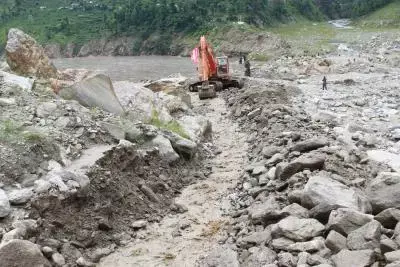 नेपाल में बाढ़ से 17 लोगों की मौत, तमिलनाडु के 57 तीर्थयात्री फंसे नेपाल में बाढ़ से 17 लोगों की मौत, तमिलनाडु के 57 तीर्थयात्री फंसे