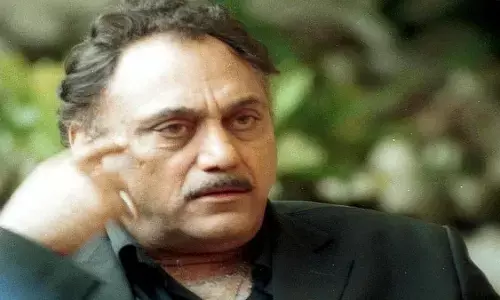 कुकू कोहली पंचतत्व में विलीन, बेटी ने दी अंतिम विदाई; अरुणा ईरानी को संभालते दिखे सितारे