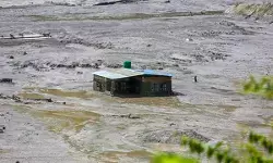 बिहार: नेपाल की बाढ़ का पानी गंडक बैराज पहुंचा, स्थिति सामान्य रहने के आसार