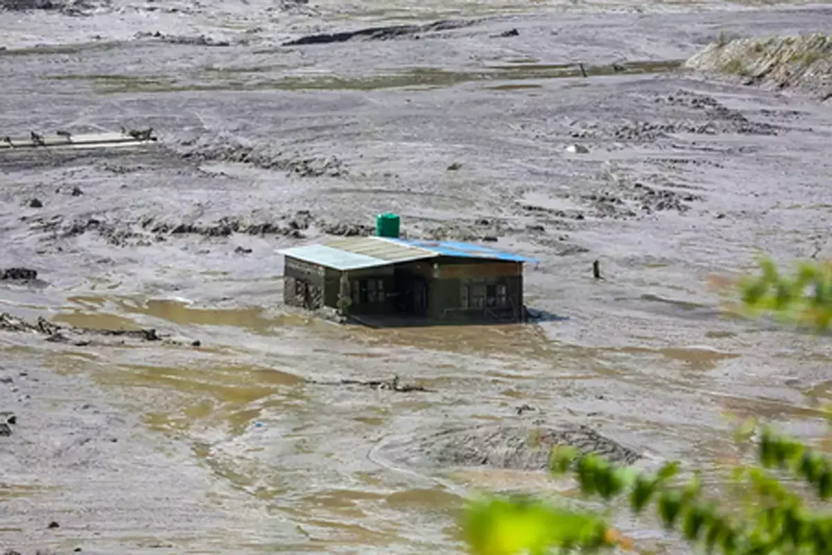 नेपाल बाढ़: 403 पर्यटक से नहीं हो पाया संपर्क, लापता में सबसे अधिक भारतीय; महाराष्ट्र सरकार ने जारी किए हेल्पलाइन नंबर नेपाल बाढ़: 403 पर्यटक से नहीं हो पाया संपर्क, लापता में सबसे अधिक भारतीय; महाराष्ट्र सरकार ने जारी किए हेल्पलाइन नंबर