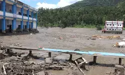 नेपाल में बाढ़ आने से मचा कहर, मरने वालो की संख्या पहुंची 162 नेपाल में बाढ़ आने से मचा कहर, मरने वालो की संख्या पहुंची 162