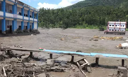 नेपाल में बाढ़ आने से मचा कहर, मरने वालो की संख्या पहुंची 162 नेपाल में बाढ़ आने से मचा कहर, मरने वालो की संख्या पहुंची 162