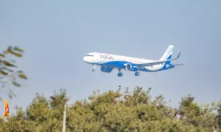 लखनऊ-बेंगलुरु इंडिगो फ्लाइट में मिली बम की धमकी, सिक्योरिटी चेक में निकली फर्जी