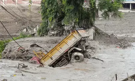 नेपाल बाढ़: 178 भारतीय लापता, टूरिज्म बोर्ड की मिसिंग लिस्ट में कुल 644 पर्यटक शामिल नेपाल बाढ़: 178 भारतीय लापता, टूरिज्म बोर्ड की मिसिंग लिस्ट में कुल 644 पर्यटक शामिल