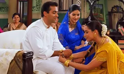 राखी स्पेशल मूवी लिस्ट, परिवार के साथ बैठकर देखे हम साथ-साथ हैं से जिगरा जैसी फिल्मे