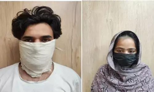 दिल्ली में मियां-बीवी निकले आईएसआई के मददगार, साहिल और समीरा गिरफ्तार, 8 भारतीय SIM पाकिस्तान भेजने का आरोप दिल्ली में मियां-बीवी निकले आईएसआई के मददगार, साहिल और समीरा गिरफ्तार, 8 भारतीय SIM पाकिस्तान भेजने का आरोप